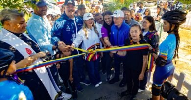 Gobernador Luis Caldera y el ministro de Deporte inauguranel Patinódromo «Alfredo León Moreno» en la Vereda del Lago