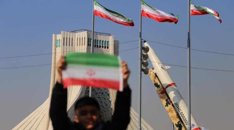 Irán y EE. UU. avanzan en acuerdo nuclear con fondo de reconstrucción de 300.000 millones de dólares
