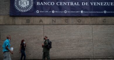BCV fija el precio del dólar en 736,93 bolívares y el euro en 843,19