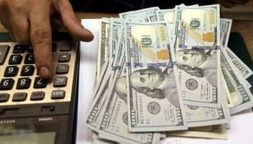 Dólar sin control en Venezuela: superó la barrera de los 700 bolívares