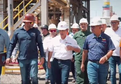 Vicepresidente sectorial de Obras Públicas y ministro de Energía Eléctrica inspeccionan planta TZ1 en Zulia