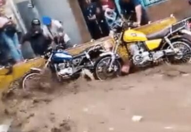Fuertes lluvias provocan inundaciones y deslizamientos en Caracas y La Guaira