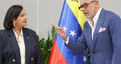 Chavismo y oposición retoman conversaciones en el Hotel Meliá sin acceso para periodistas