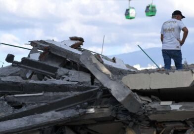 Se eleva el número de muertos tras sismo en Colombia a 265 personas