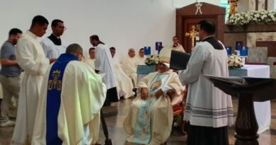Alcalde Frank Carreño y la Primera Combatiente Yamileth de Carreño presentes en la toma de Posesión del nuevo Párroco de la Iglesia Nuestra Señora del Rosario de Cabimas