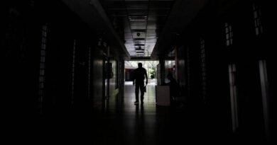 Reportan fuerte bajón eléctrico en Caracas y varias regiones de Venezuela