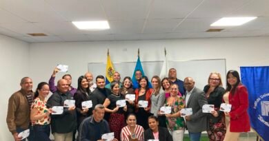 Politécnico Santiago Mariño agasajó a periodistas de la COL en su día