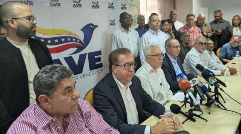 Opositores crean la Alianza por Venezuela y apoyarán a María Corina Machado