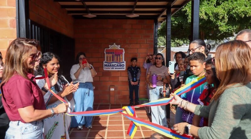 Viceministra del Mincyt Danmarys Hernández: «Zulia y Maracaibo son vanguardia científica con la primera sede regional de robótica del país»