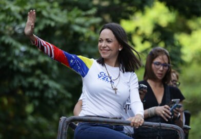 Convocan a “gran caravana” para exigir regreso de María Corina Machado al país