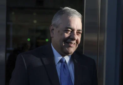 Condenan a 10 años de cárcel a excongresista de Estados Unidos por cabildeo secreto para Maduro