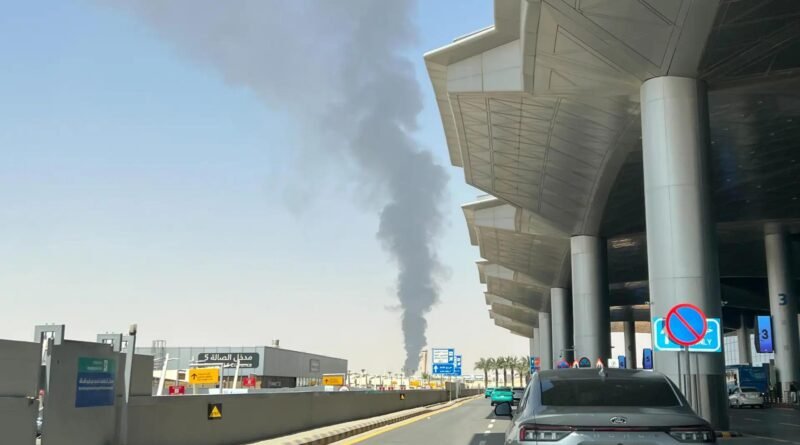 Arabia Saudí cierra aeropuerto tras ataques de hutíes: 17 muertos en el fin de semana