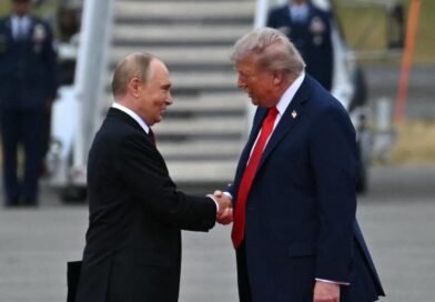Trump divide al Partido Republicano tras aliviar temporalmente las sanciones contra Rusia