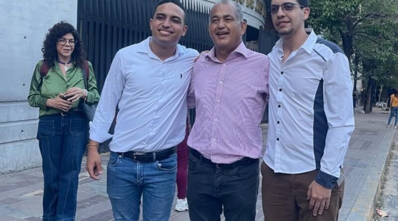 Tras dos años, conceden libertad plena a periodistas Luis López y Gabriel González