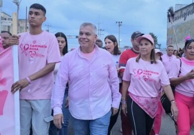 Alcalde José Mosquera y primera dama acompañaron la VI Caminata Rosa 2026 en Lagunillas