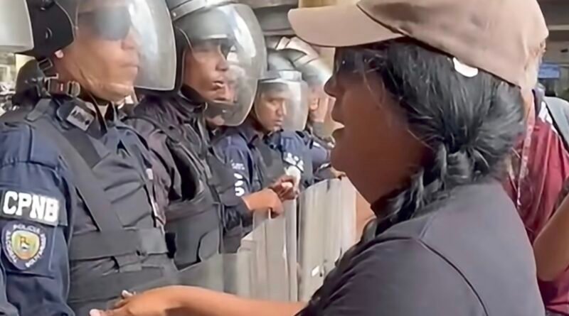 Protestan frente al CNE para exigir elecciones y liberación de presos políticos