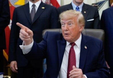 Trump dice que podría haber elecciones en Venezuela, pero que aún es “demasiado pronto”