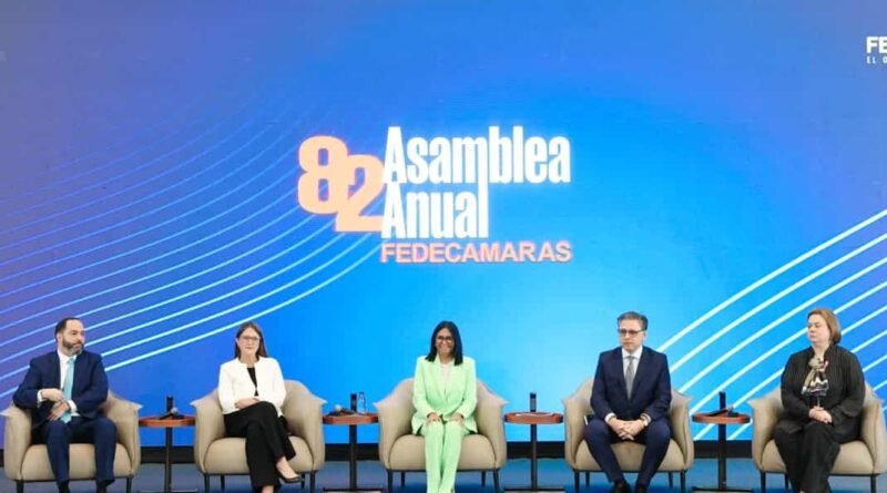 Delcy Rodríguez niega la dolarización, anuncia nueva Ley Eléctrica y decreta inicio de la Navidad el 1 de noviembre